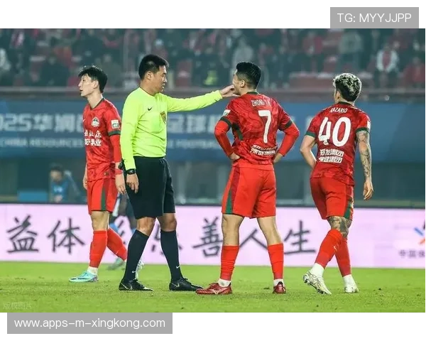 河南队反击打出大片空间 河南队反击打出大片空间