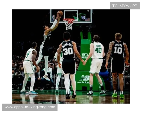 文班亚马防守高光不断,马刺展现未来力量 文班亚马防守高光不断,马刺展现未来力量