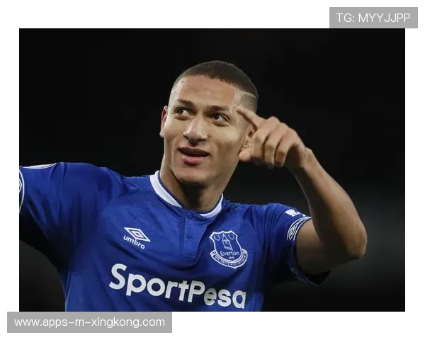 热刺理查利森弧线兜射再次直插死角，点燃球迷激情