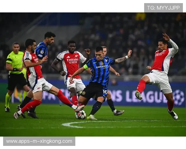 热刺的反击体系在比赛中多次制造绝佳机会——速度与空间的智慧对决