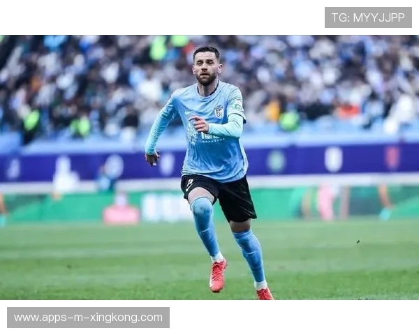 大连英博外线踢法越来越成熟，多次压制对方