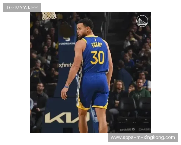 勇士主场轻取魔术,库里下半场爆发主宰战局 勇士主场轻取魔术,库里下半场爆发主宰战局