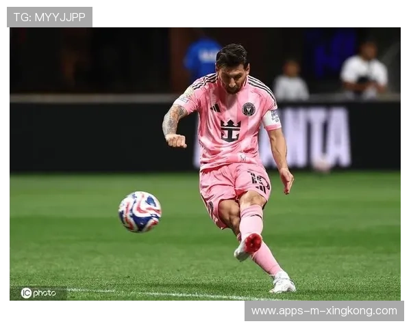 迈阿密国际定位球机会,梅西直接攻门 迈阿密国际定位球机会,梅西直接攻门